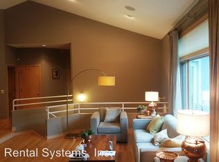 880 Vineland Ct, Chanhassen, MN 55317