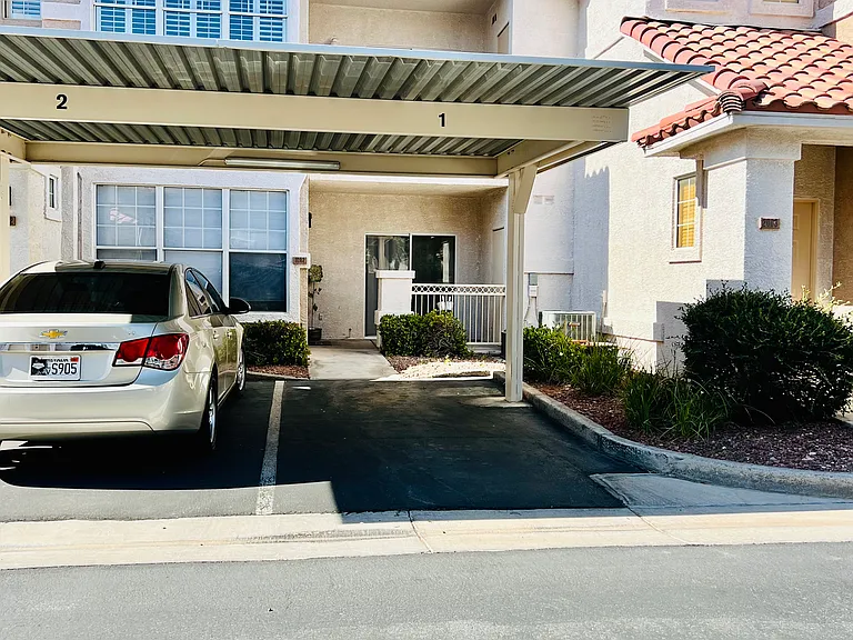 8555 W Russell Rd #1002 — Photo 2