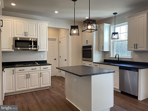 5th image of 0 Sanatoga Rd #B