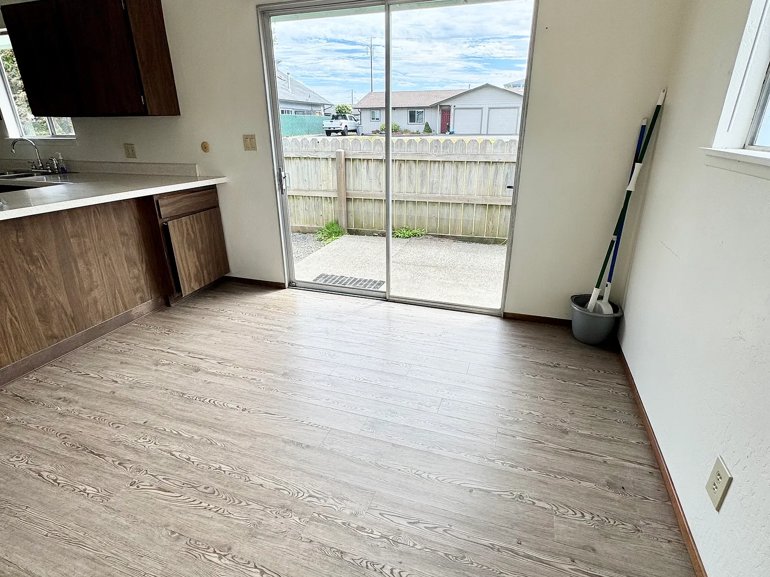 3 bed, 1056 sqft, $2,200 — Photo 4
