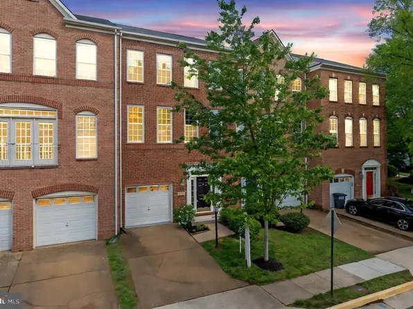 13604 Red Squirrel Way, Herndon, VA 20171
