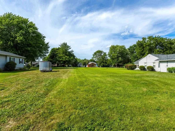 433 E South St, Geneseo, IL 61254