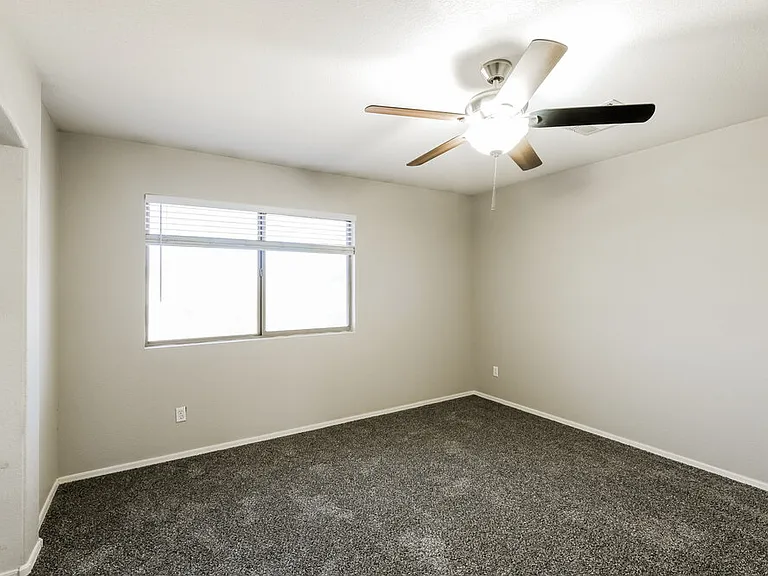 3802 N 104th Ave — Photo 10