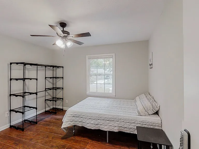 Anderson Dr — Photo 1