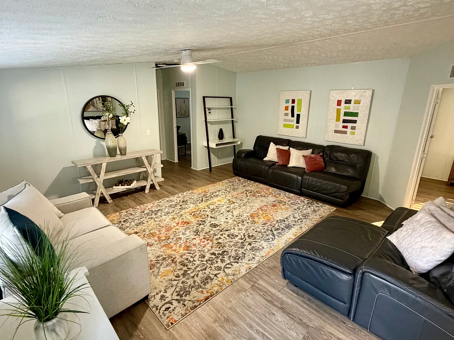 3 bed, 1456 sqft, $2,350 — Photo 4