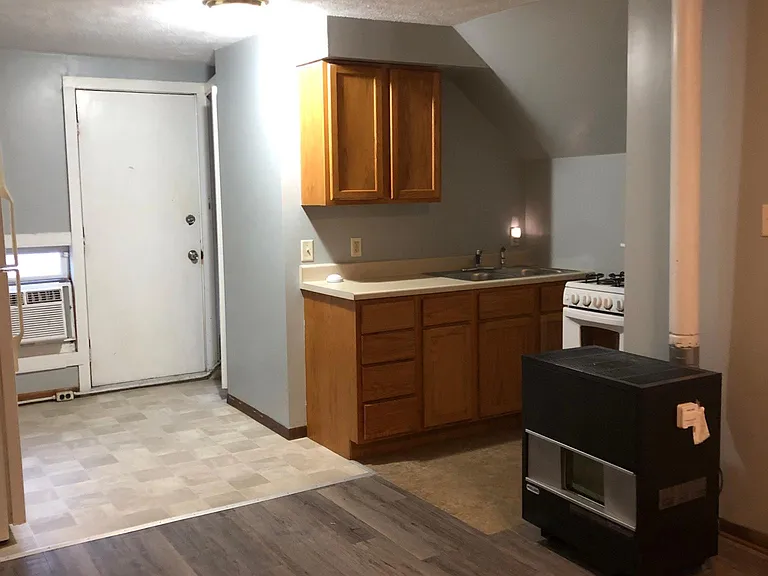 1243 D St #3 — Photo 5
