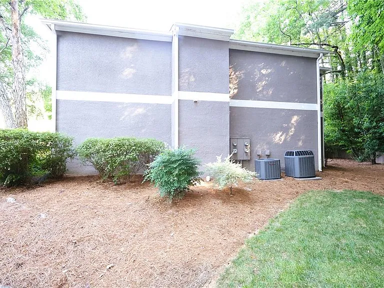 19 Brittany Way NE — Photo 28