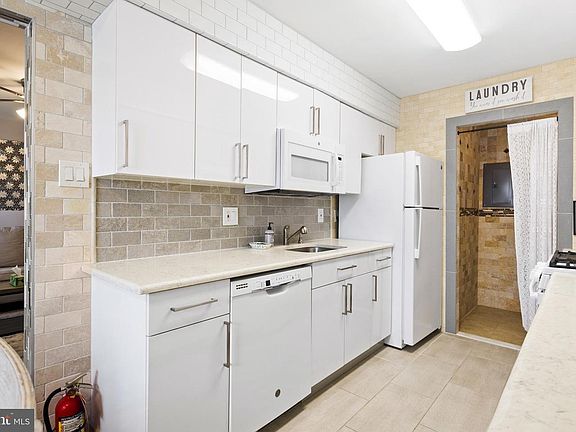 3rd image of 7015 Ridge Ave APT 13