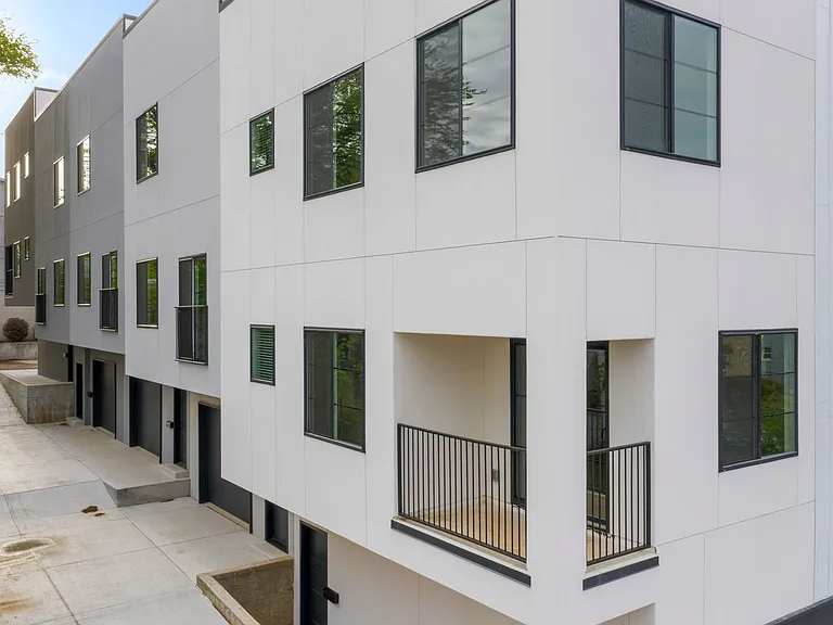 Quaker Condos - $300 Off Immediate Move-Ins! — Photo 79