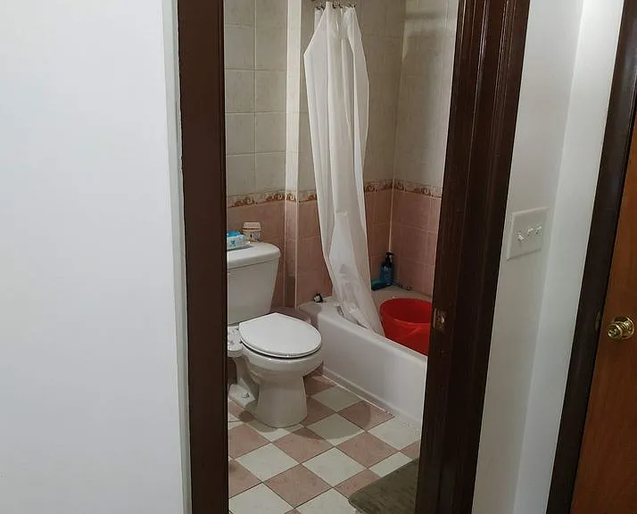 107 Oxford Ave #2 — Photo 11