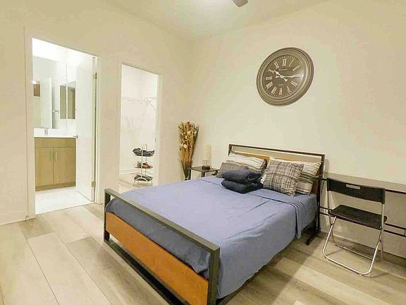 3rd image of 815 W Olympic Blvd #828