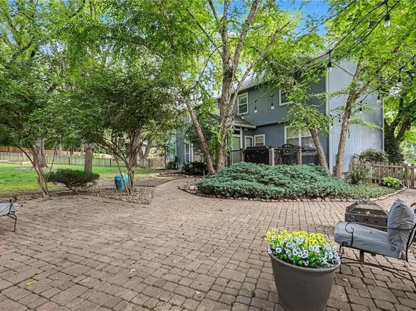 5304 Mullen St, Shawnee, KS 66216