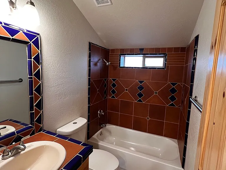 415 E Ashurst Ave — Photo 10