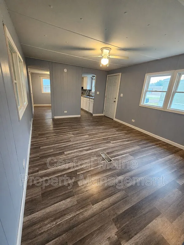 2 bed, 1.0 bath, $900 — Photo 3