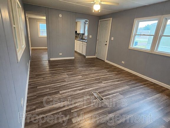 3rd image of 16 Austin Dr