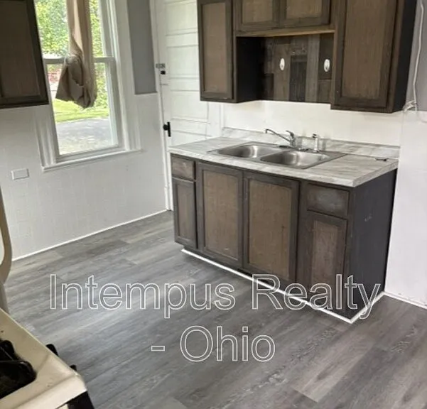 35 Neil St #1 — Photo 2