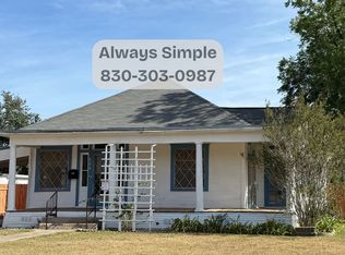 424 W Kenedy Ave, Kingsville, TX 78363