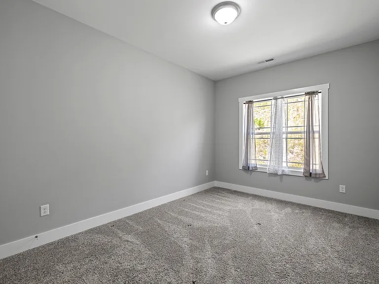 80 Leyland Cir — Photo 16