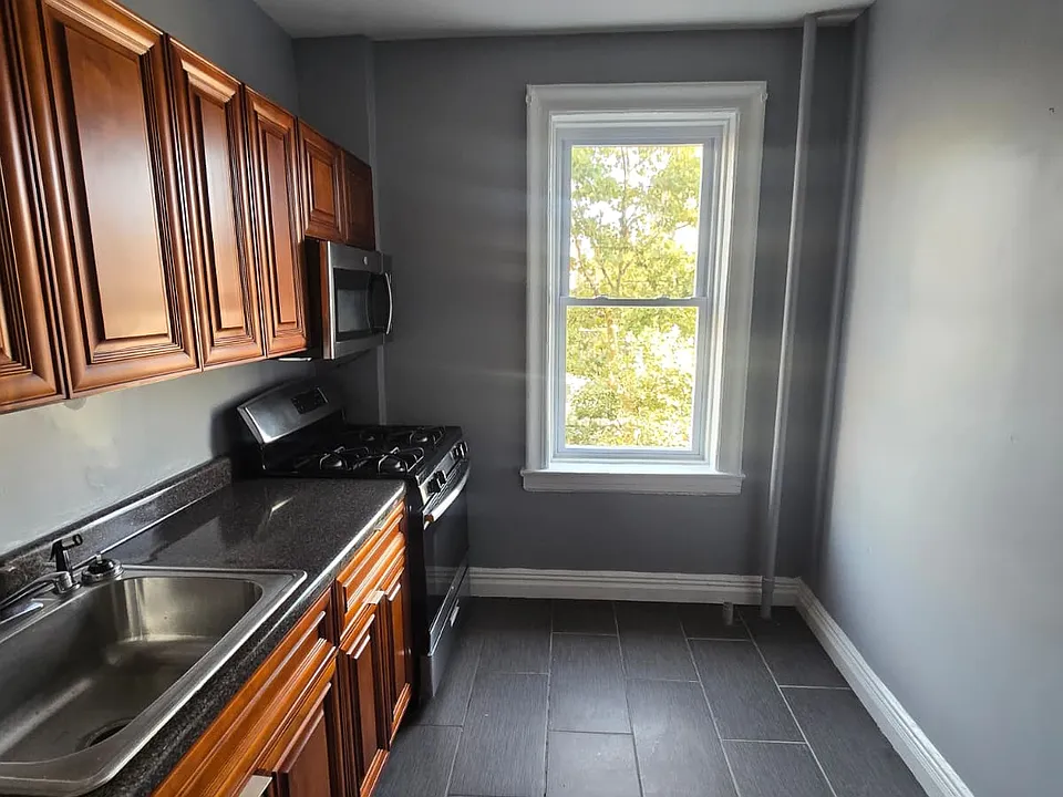 141 Duncan Ave #14