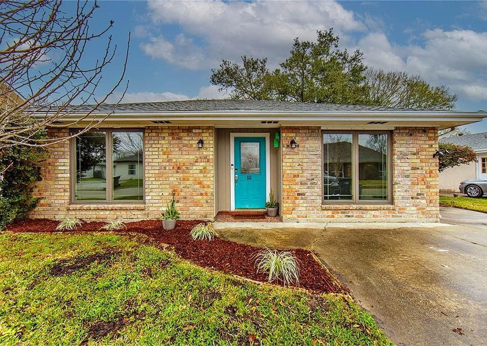 1st image of 211 Lynwood Dr
