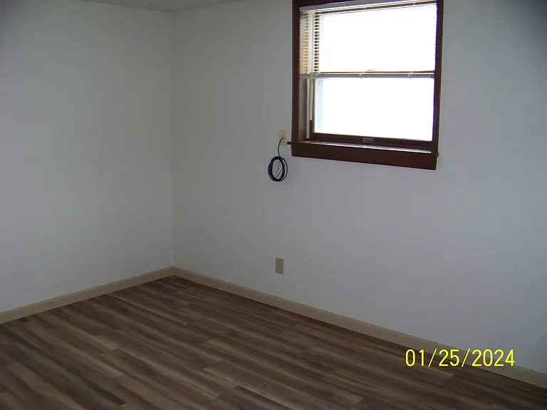 2604 E 50th St — Photo 30