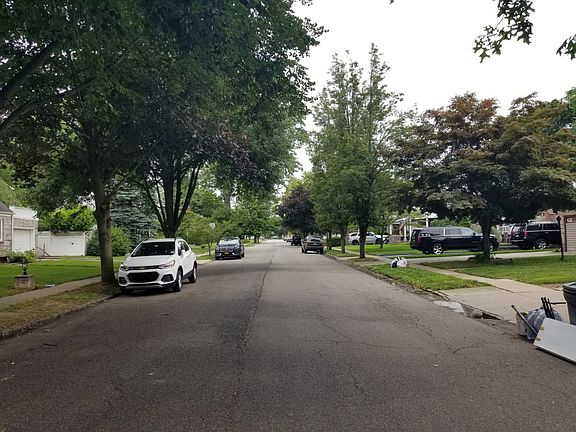 5th image of 59 Maple Dr