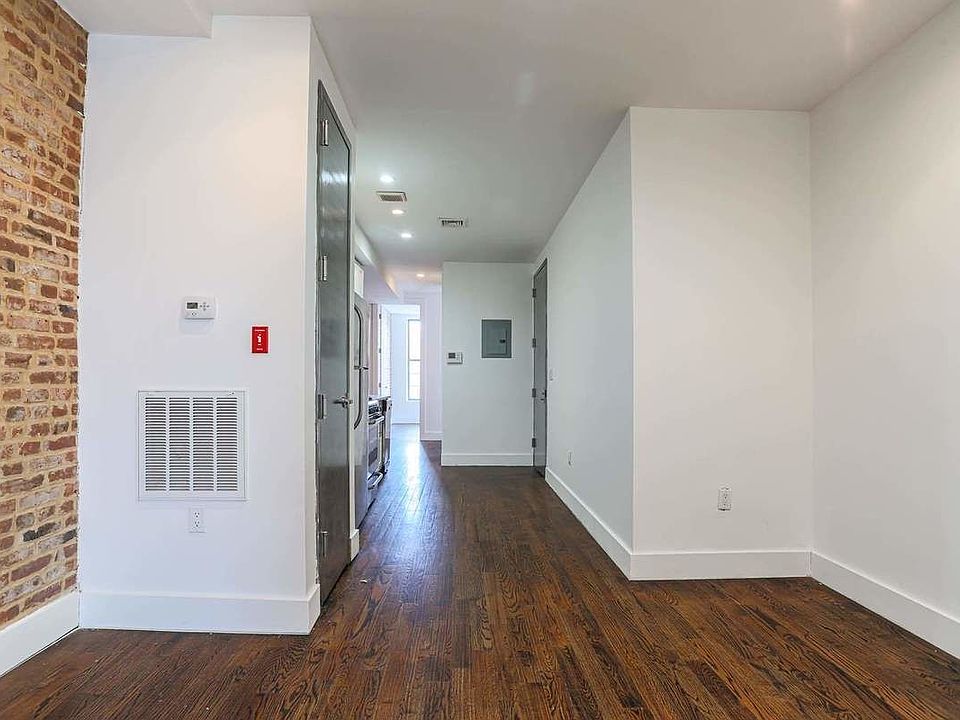 1st image of 558 Kosciusko St #3C