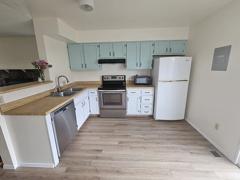 7628 Lexington Manor Dr — Photo 8