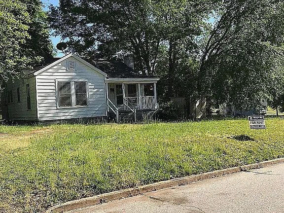 2nd image of 207 Clemson St