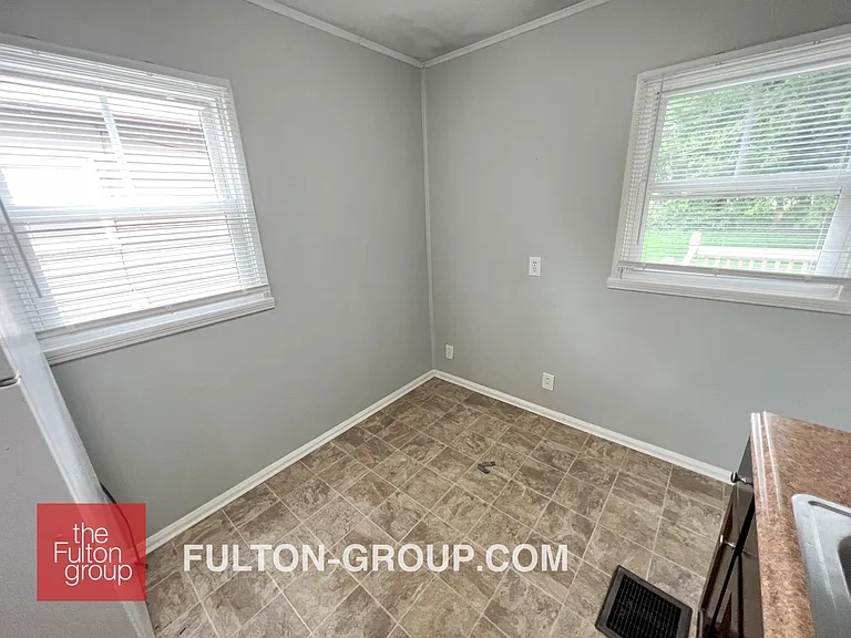 905 Veto St NW — Photo 5