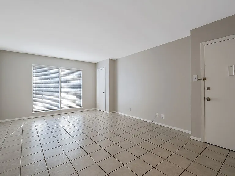 Barclay Apartments - ASK ABOUT OUR SPRING MOVE-IN SPECIAL TODAY! — Photo 23