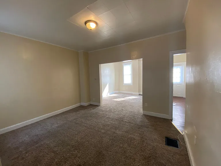 159 E Penn St #HOUSE — Photo 5