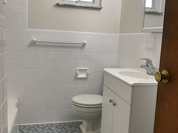 3rd image of 524 Chestnut St #2