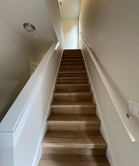910 Hardcastle Ave — Photo 4