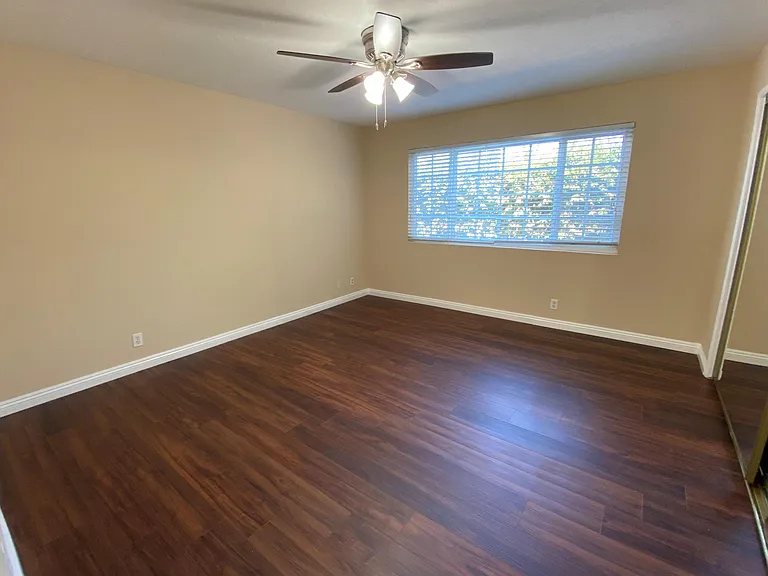 524 N Francisca Ave #4B — Photo 10