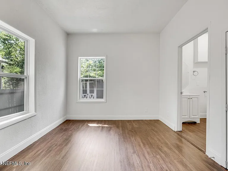 2410 McQuade St — Photo 10