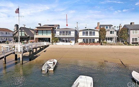 Front view of 1004 South Bayfront