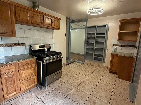 5th image of 1023 Pryor St