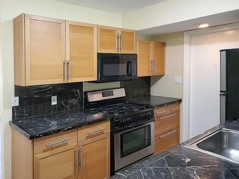 6805 Deborah Dr — Photo 7