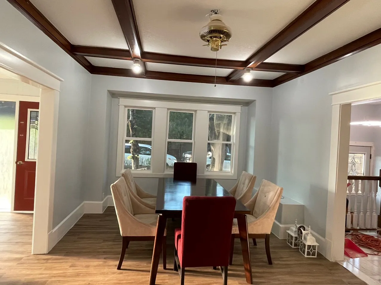 8 bed, 4500 sqft, $4,500 — Photo 2