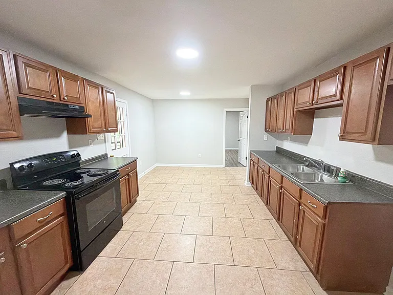 3587 Hallbrook St — Photo 6