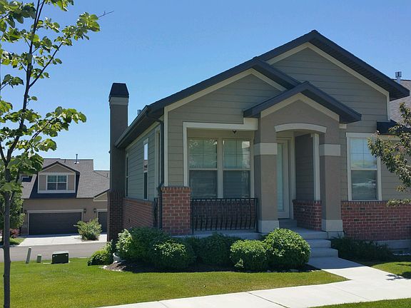 Back of townhome