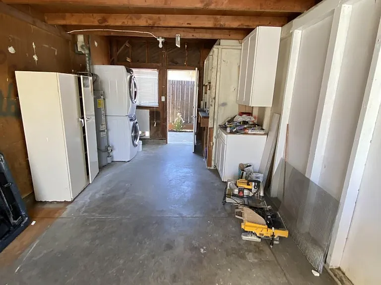 855 Adams St — Photo 8