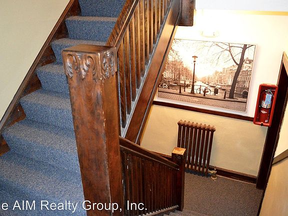 2nd image of 290 W Montrose Ave APT A2