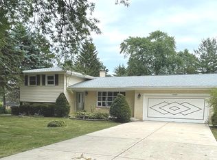 1S563 Fairview Ave, Lombard, IL