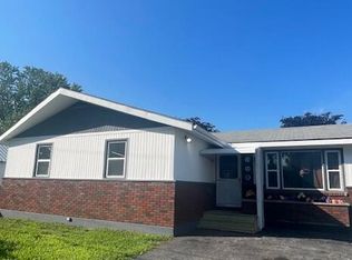 33 Goffee St, Lewiston, ME 04240