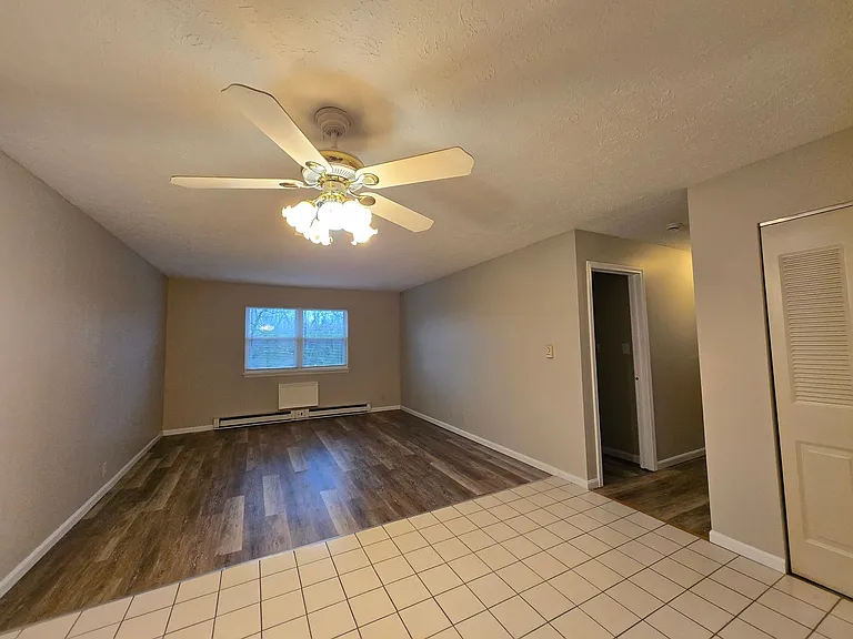 Creekwood Apartments - Farmington — Photo 11