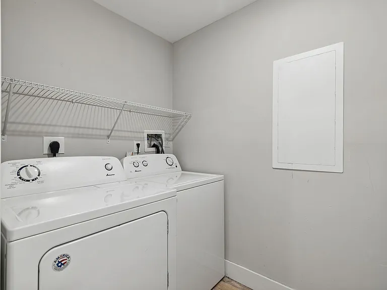 1845 E Huntingdon St — Photo 24