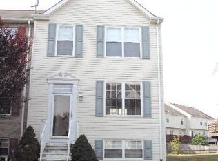 73 Versailles Ct, Newark, DE 19702