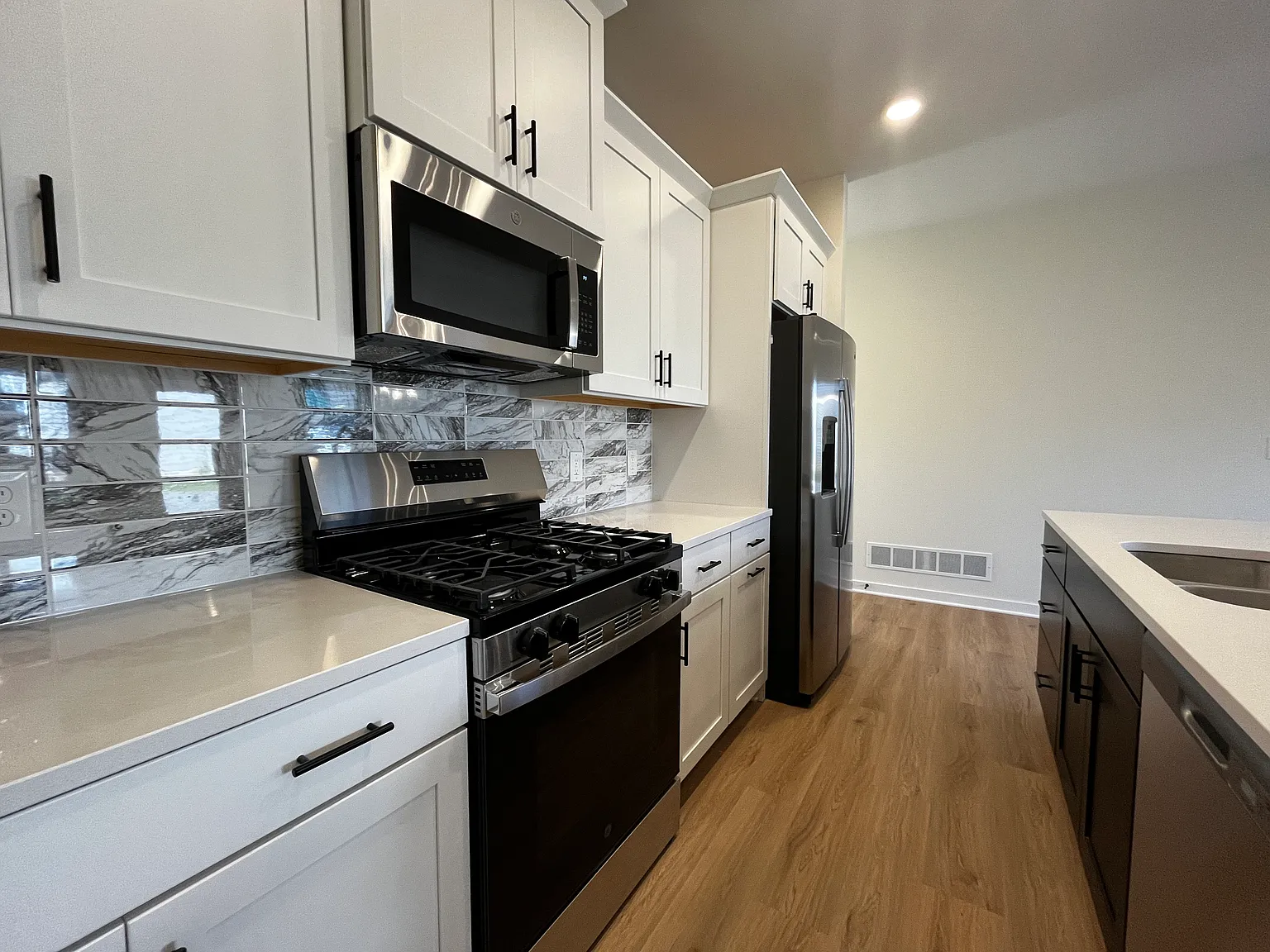 2 bed, 2.5 bath, 1468 sqft, $2,298 — Photo 4